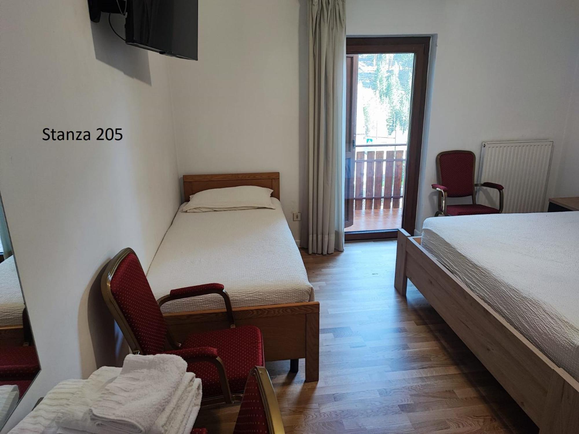 Hotel Pizboe مازين المظهر الخارجي الصورة